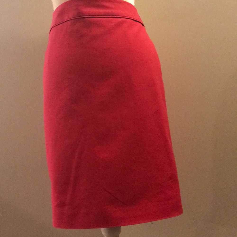 Office ready, lined pink midi skirt